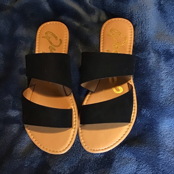 Qupid Shoes - QUPID Black Block Slides 💕